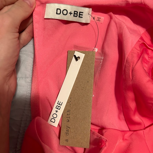 Brand new never been worn Pink padded shoulder dress - Picture 4 of 4